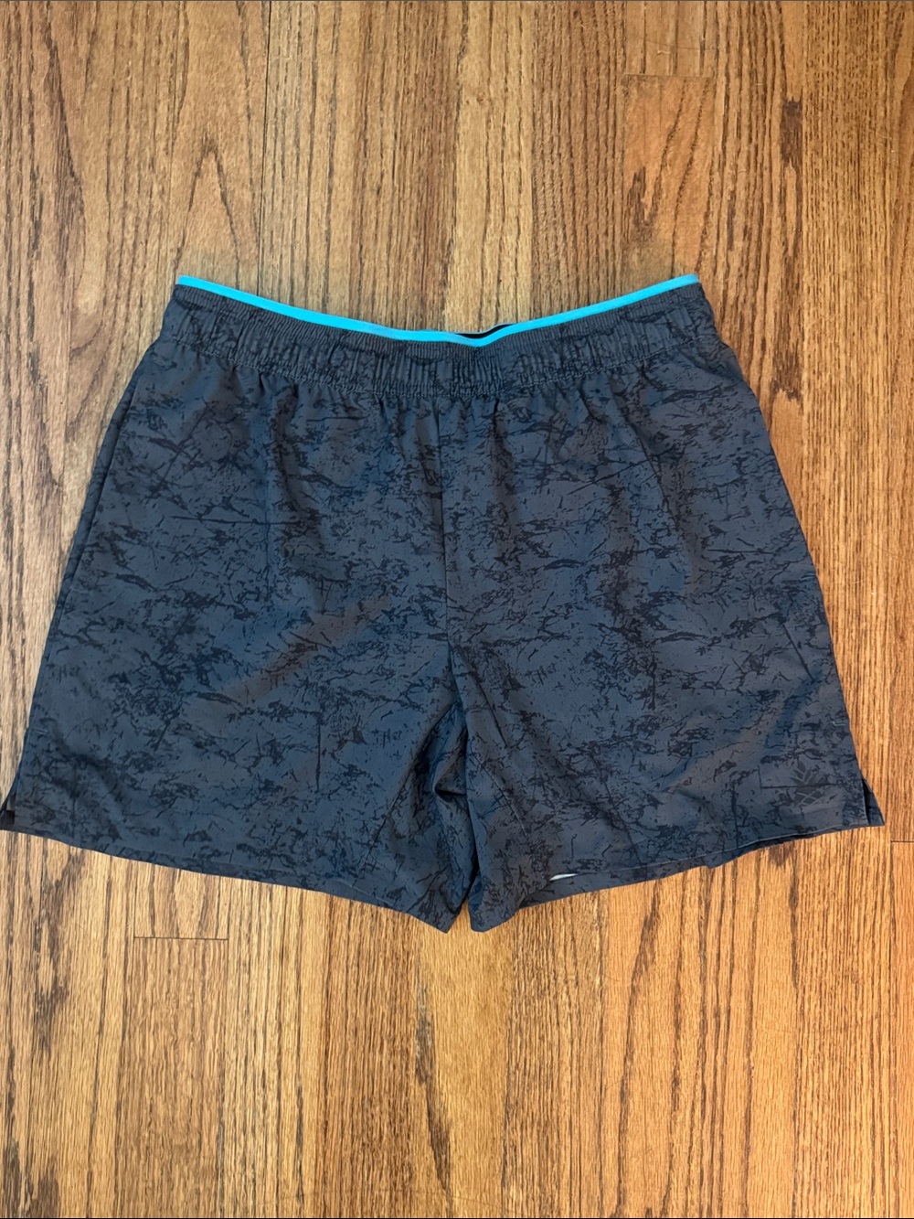 Chubbies | Men's unlined Shorts 5” Inseam Elastic Waist Shorts-Size Small